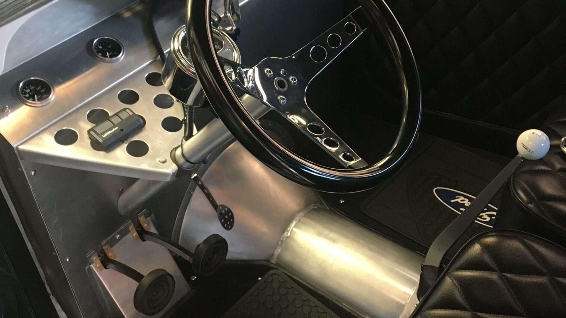Opposing Cylinders